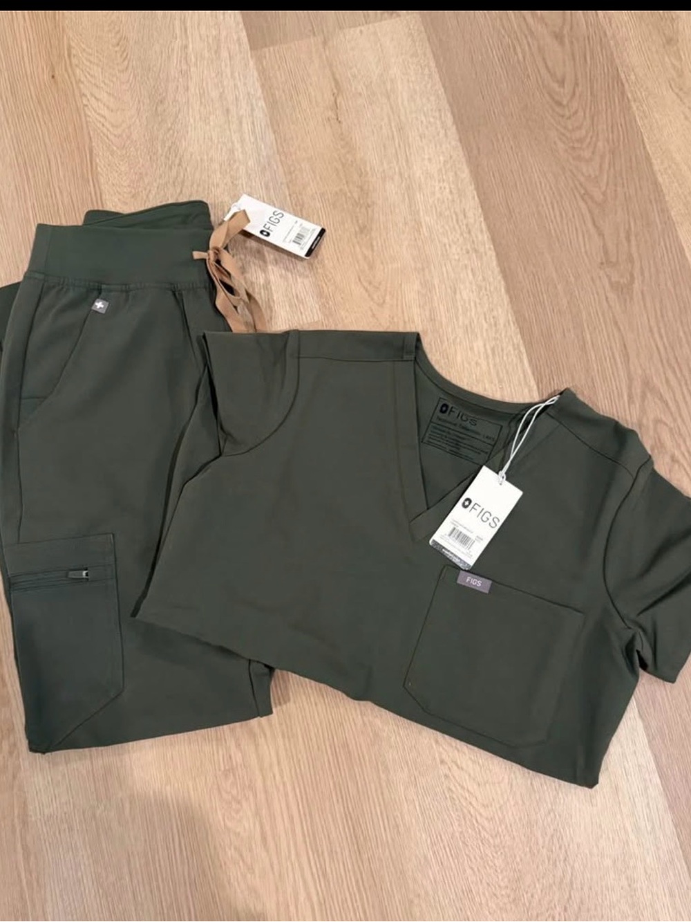 New with tags figs moss set XS pants / XXS top